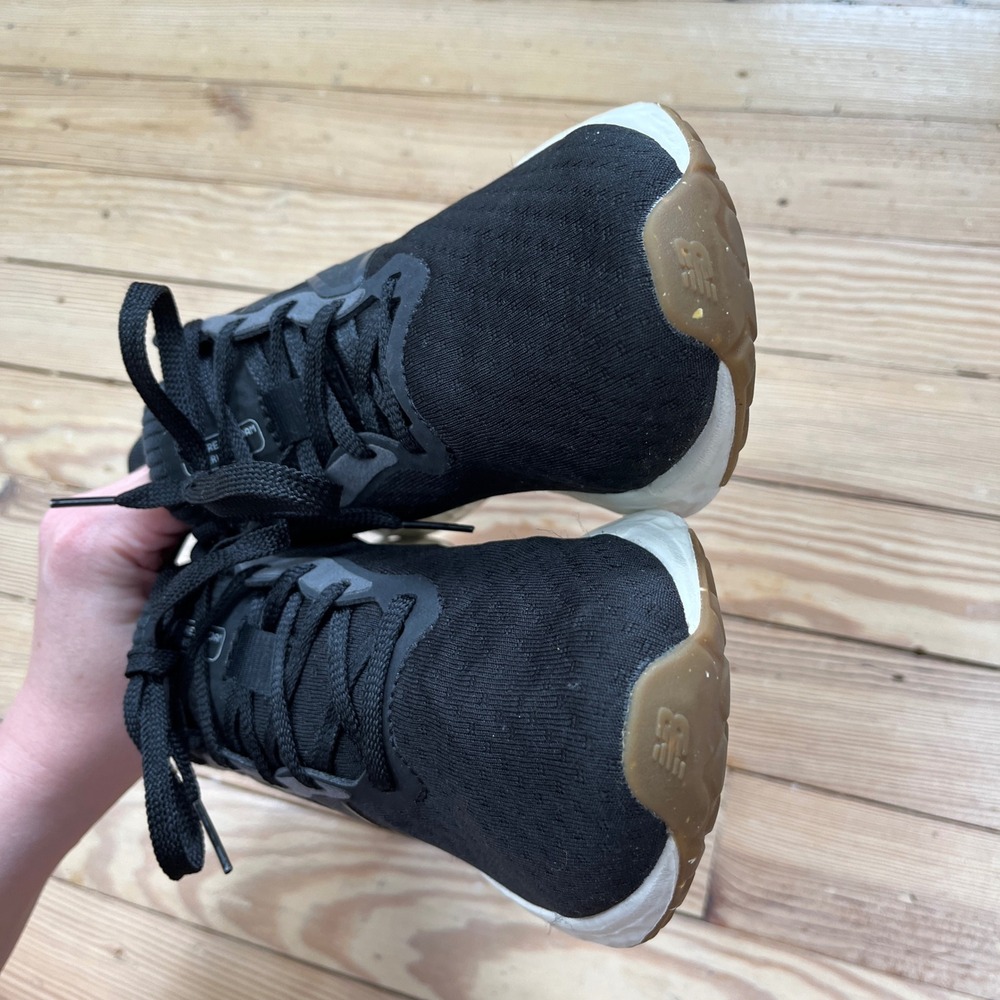 New Balance Fresh Foam Arishi v4 Black White Gum Running Shoes WARISEK4 Womens 8 - Picture 9 of 9